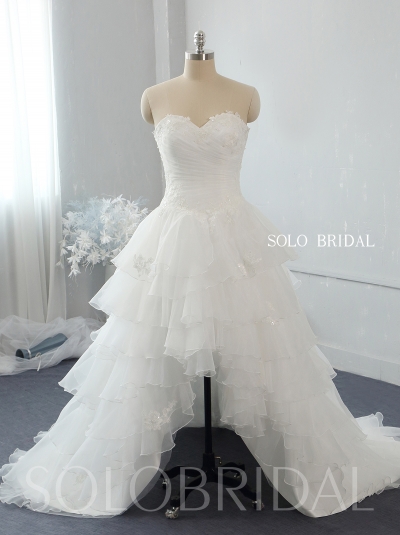 Ivory sweetheart strapless Asymmetrical organza wedding dress 724A2726