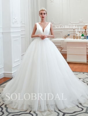 Elegant a line plain wedding dress M313541