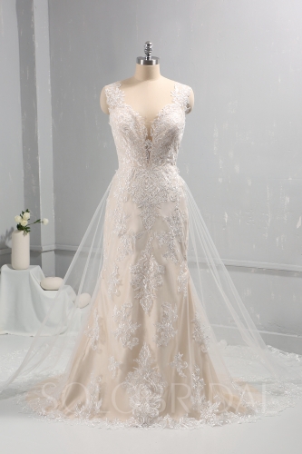 Champagne lining with Ivory Lace Wedding dress removable lace train 724A0462
