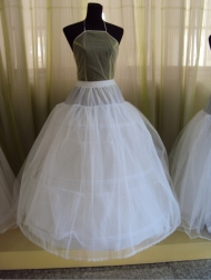 3 hoops crinoline petticoat with 2 layers tulle...