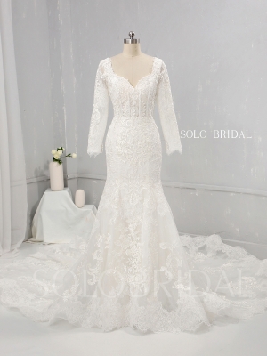 Ivory Fit and Flare Wedding Dress Diamond Neckline 3/4 sleeves Big Triangle Cathedral Train 724A1242a