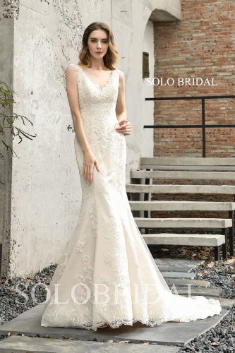 Ivory V neck fit and flare wedding dress P453981