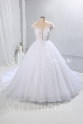 White plunging neckline ball gown wedding dress tulle skirt 724A9500